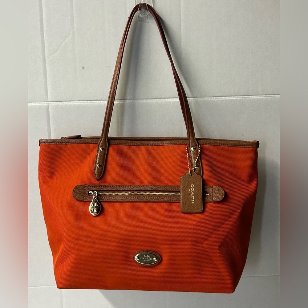 EUC Authentic Coach Sawyer Tote Orange Pepper Shoulder Bag  Style # F37237